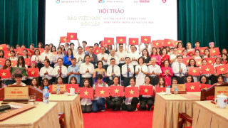 Nghi thức 'Truyền lửa' lan tỏa tinh thần Báo Việt Nam Độc lập 